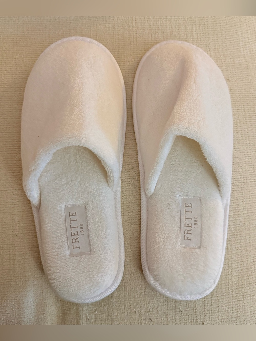 Frette 1860 Hotel Slippers w storage bag